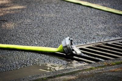 Kirchheim: Wasser drang ins Gebaeude beim Stadion